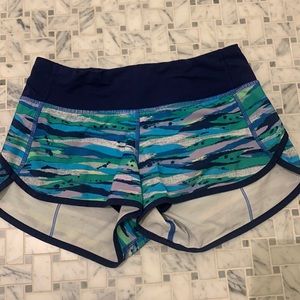 Lululemon womens size 2 shorts